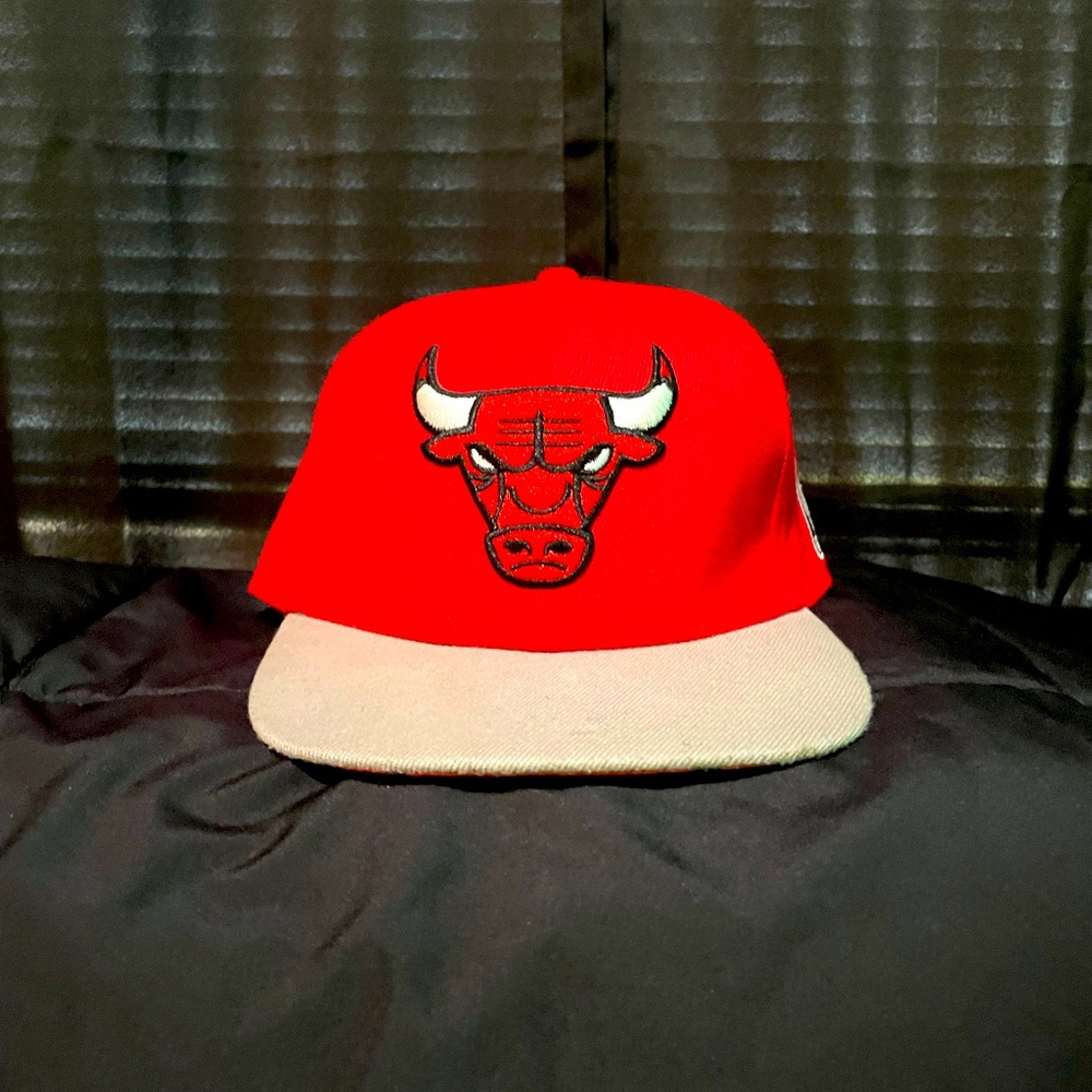 Chicago Bulls flat bill snap back hat